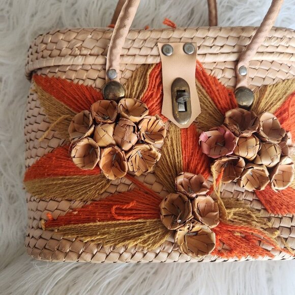 Vintage 60s 70 Woven Straw Raffia Beach Tote Market Bag Purse Yarn Floral Basket - Picture 6 of 16